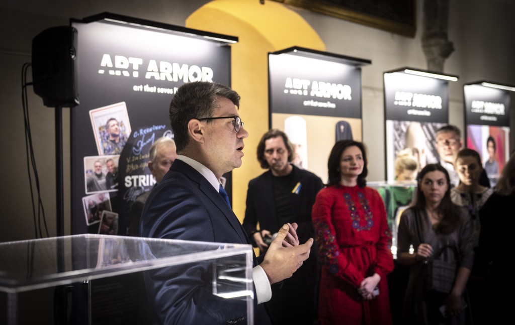 Välisminister Urmas Reinsalu avas Tallinnas kaks Ukraina-teemalist näitust, 26.02.2023