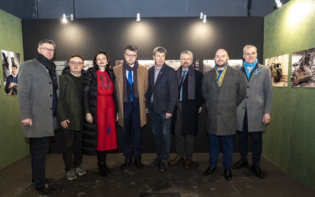 Välisminister Urmas Reinsalu avas Tallinnas kaks Ukraina-teemalist näitust, 26.02.2023